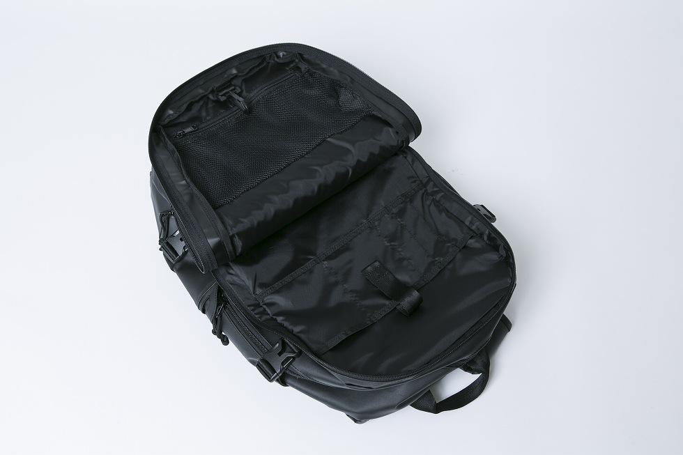 New Era 28L Black Smart Pack