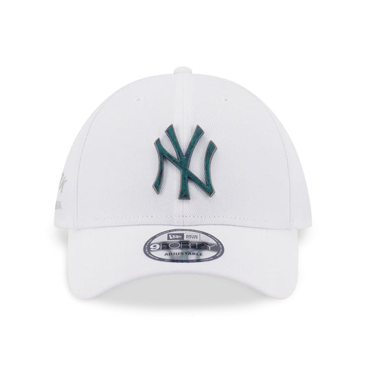 9FORTY New York Yankees Metal Badge Bronze Green White Adjustable