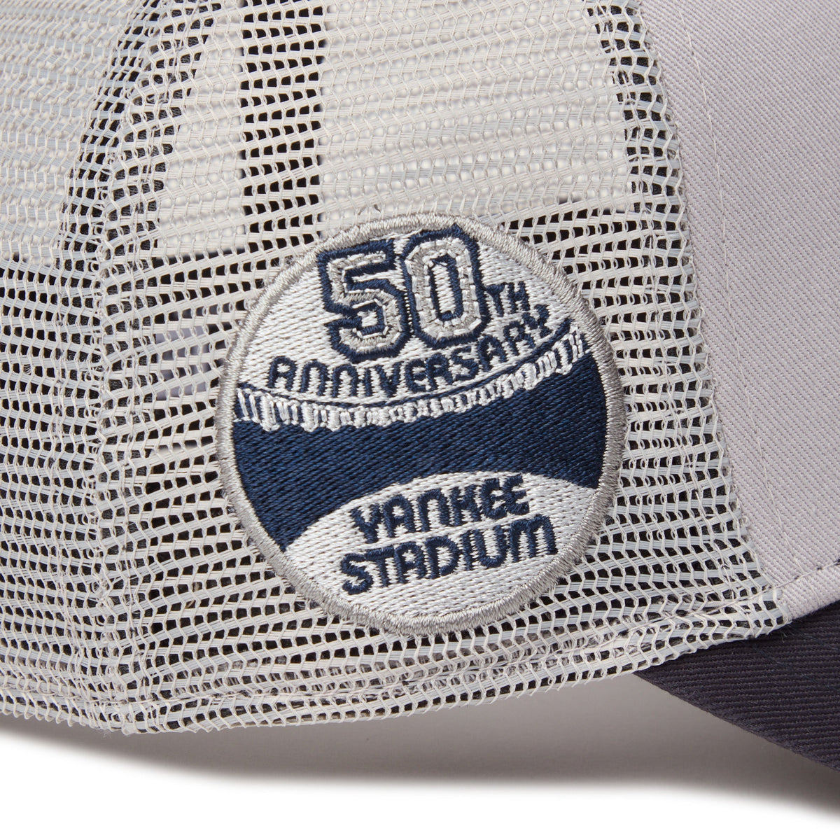 9FORTY A-Frame Trucker New York Yankees Side Patch 2-Tone Navy Visor Grey Snapback
