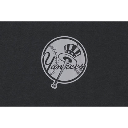 New York Yankees Sugary Twist Oversized Short Sleeve Steel Cloud T-Shirt