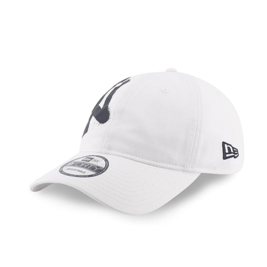 9FORTY Unstructured New York Yankees Spray Paint White Adjustable