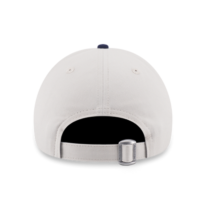 9FORTY New York Yankees Metal Badge Corduroy 2-Tone Navy Visor Ivory Adjustable