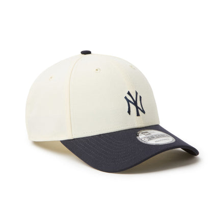 9FORTY CS New York Yankees 2-Tone Navy Visor Chrome White Adjustable