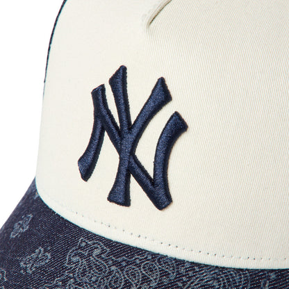 9FORTY A-Frame Trucker New York Yankees Laser Burn Out Denim 2-Tone Denim Visor Chrome White Snapback