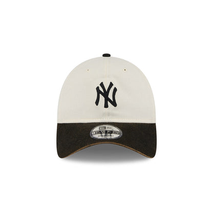 9TWENTY New York Yankees 2-Tone Snow Wash Black Visor Stone Adjustable