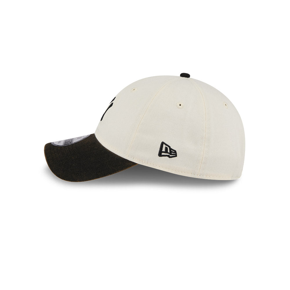 9TWENTY New York Yankees 2-Tone Snow Wash Black Visor Stone Adjustable