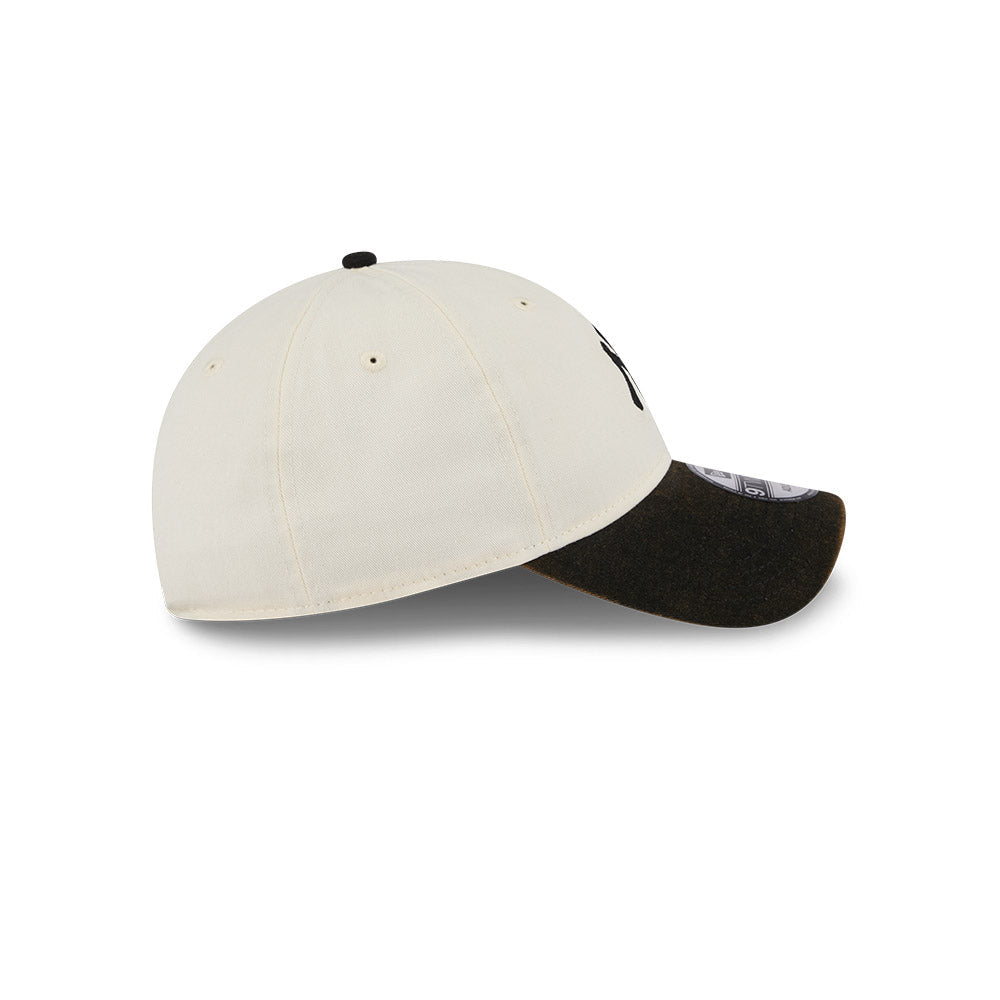 9TWENTY New York Yankees 2-Tone Snow Wash Black Visor Stone Adjustable