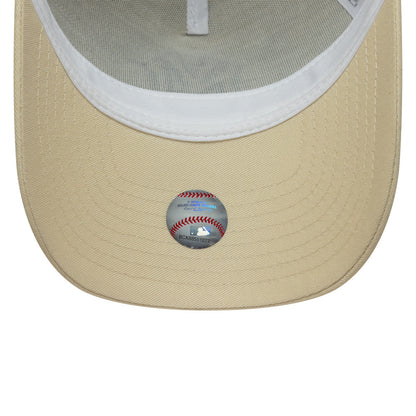 9FORTY E-Frame Trucker New York Yankees Outline Light Cream Snapback