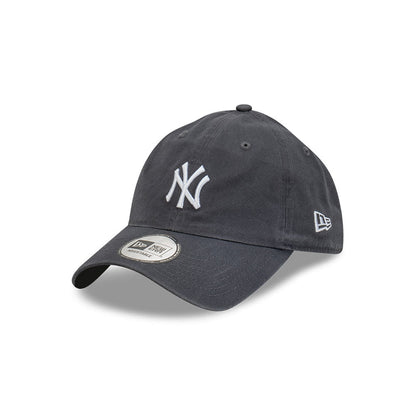 Casual Classic New York Yankees Graphite Adjustable