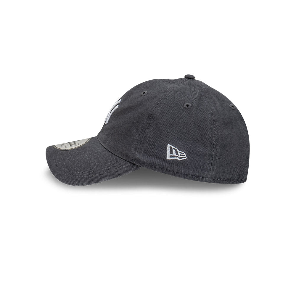 Casual Classic New York Yankees Graphite Adjustable