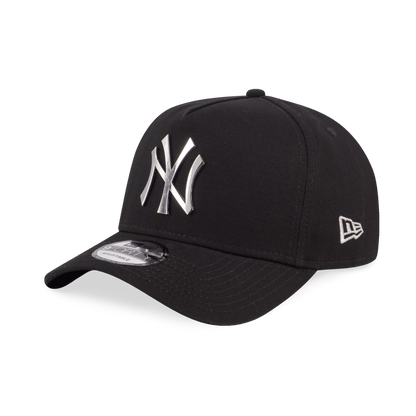 9FORTY A-Frame New York Yankees Metal Badge Silver Black Adjustable